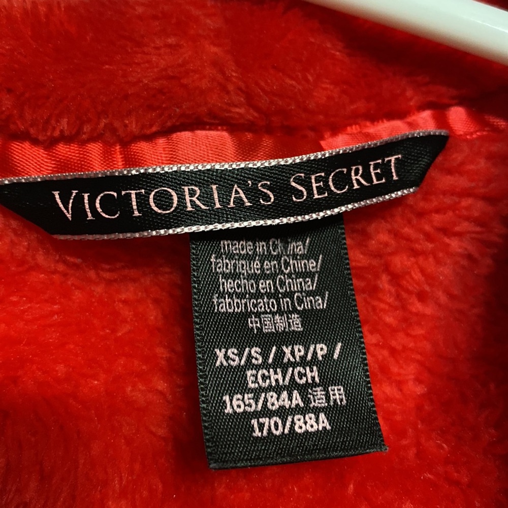 Victoria’s Secret Robe - Picture 5 of 7